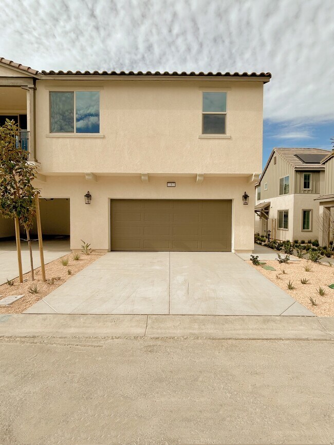 Building Photo - 5254 Wildflower Ln