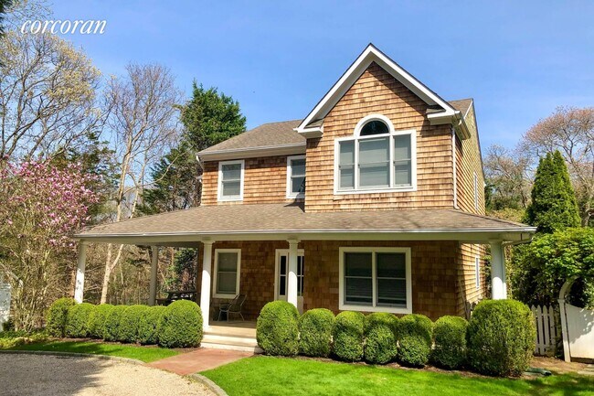 Building Photo - 9 Harvest Ln