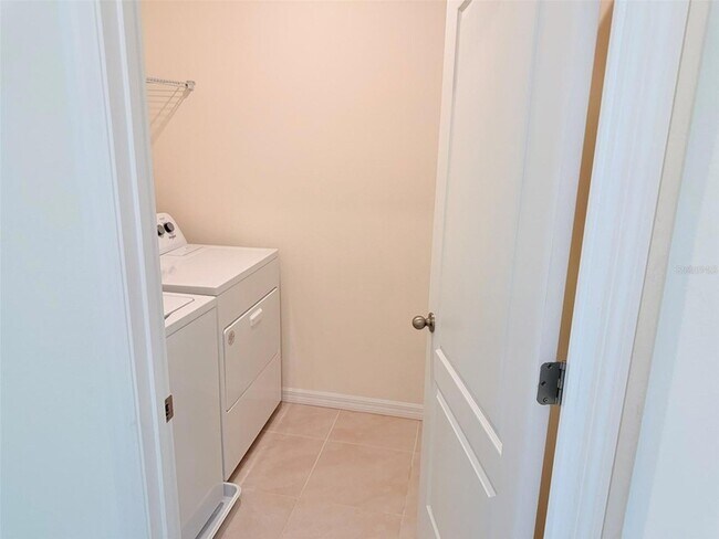 Building Photo - 1313 Calmito Ln