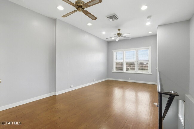 Building Photo - 4410 Trowbridge Dr