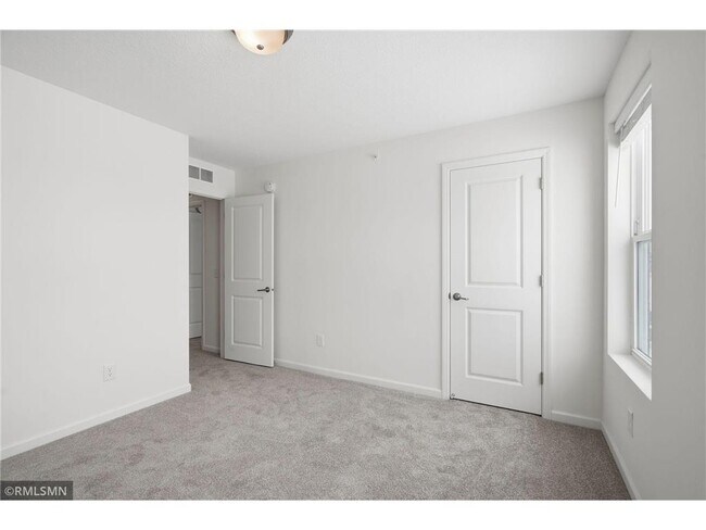 Building Photo - 9669 4th St Ln N