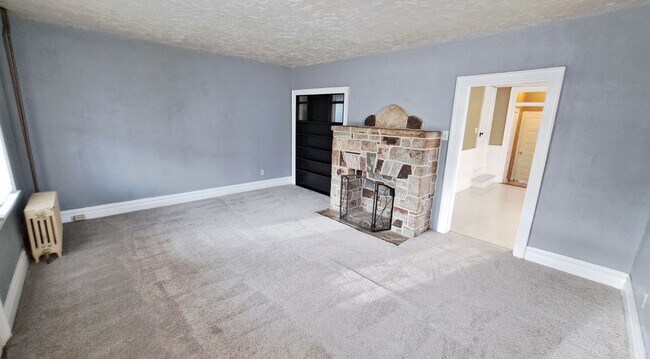 Building Photo - 523-523 1/2 Frederick Street