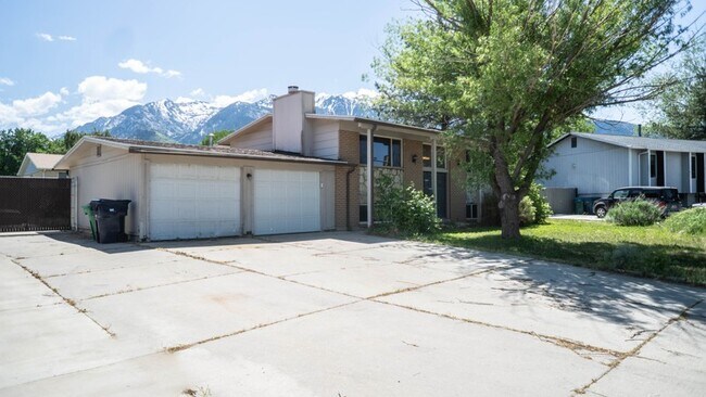 Building Photo - 9459 Quail Hollow Dr