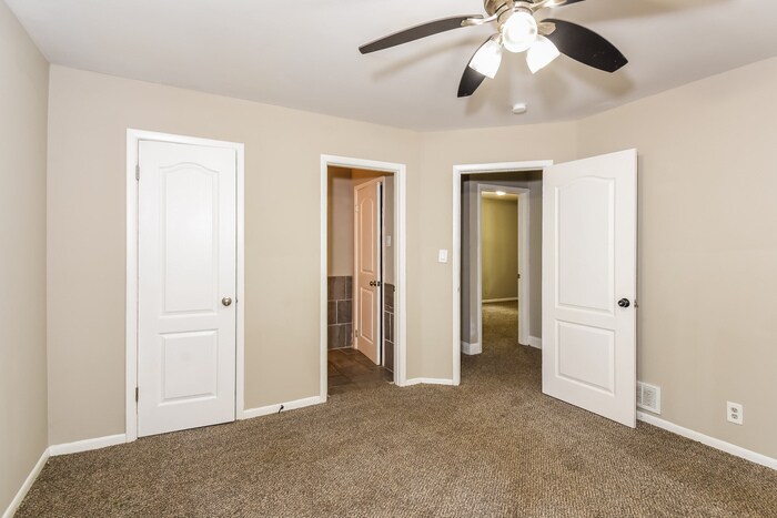 Building Photo - 5287 Chantilly Terrace