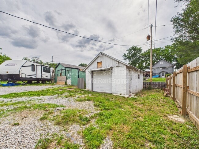 Building Photo - 1222 S 40th St