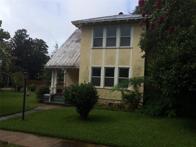 Primary Photo - 316 4th St