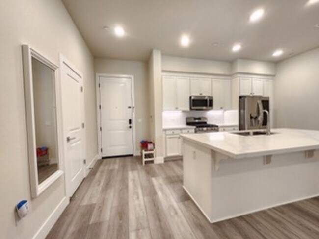 Building Photo - Upscale 2/2 Apartment in The Cannery!-$500 Off 1st Month's Rent