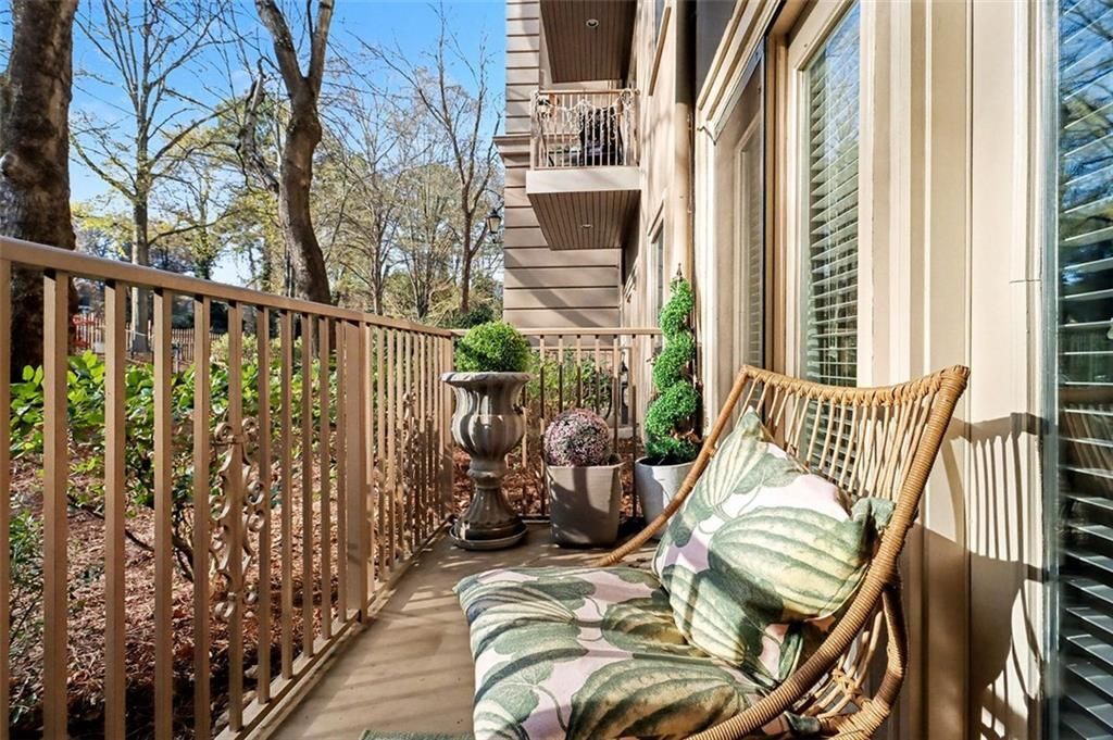 Building Photo - 2865 Lenox Rd NE