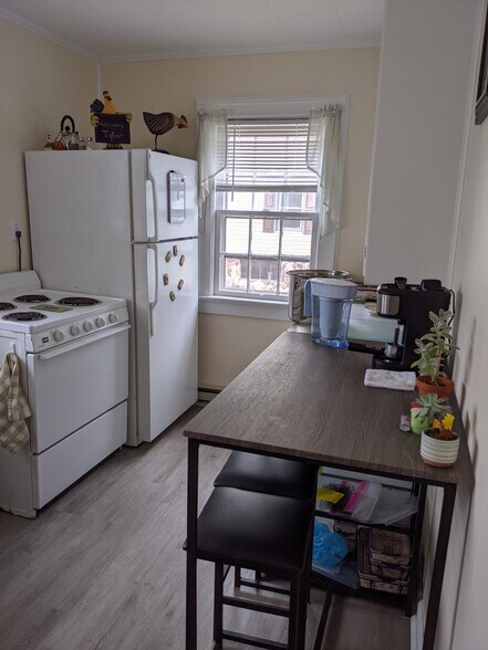 Building Photo - 705 Moon Ln