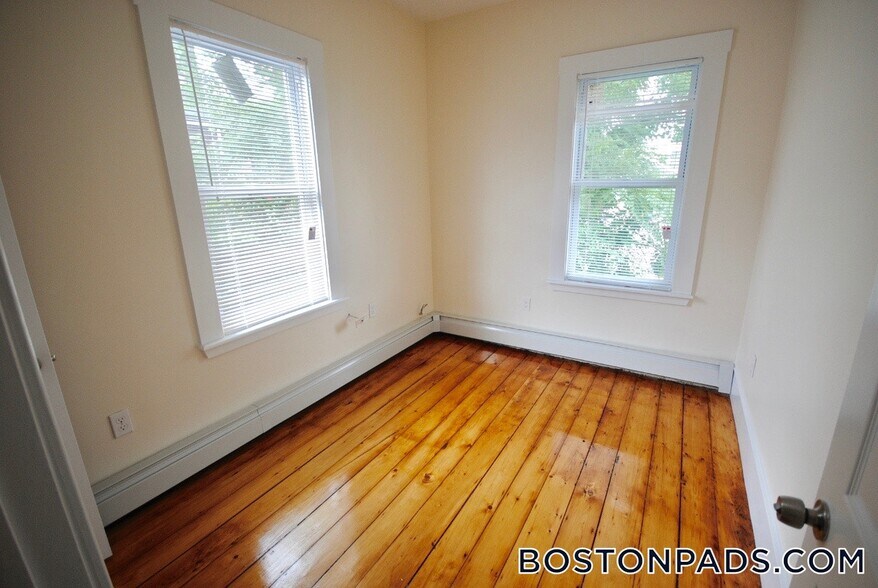 Building Photo - 154 Bennington St