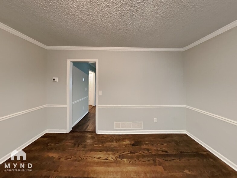 Building Photo - 2122 Yorkshire Ct