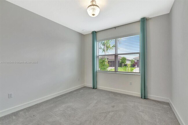 Building Photo - 12756 SW Clear Water Way