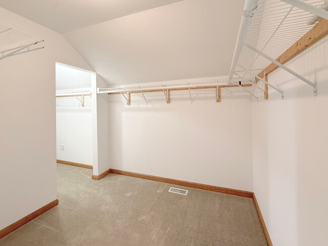 Building Photo - 1278 Knolls Ave S