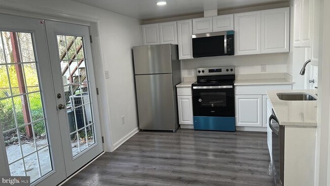 Building Photo - 9155 Throgmorton Rd