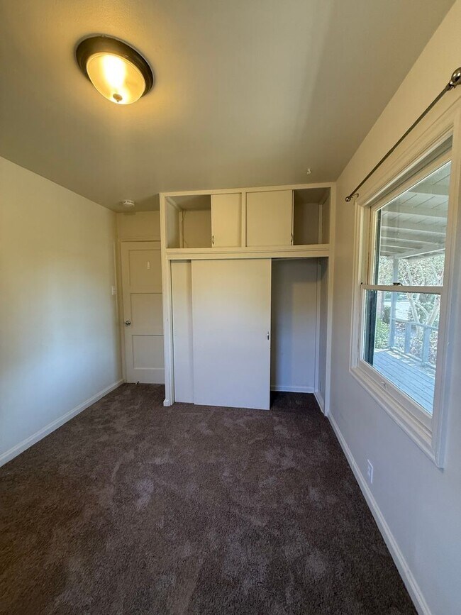 Building Photo - 577 Curtin Ln