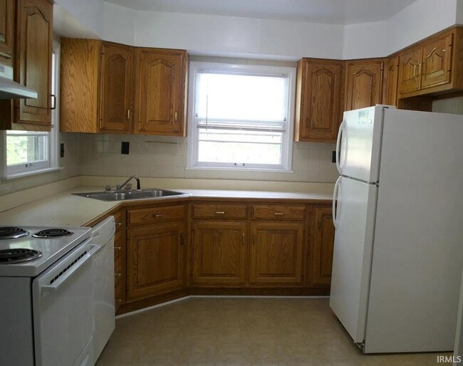 Building Photo - 1210 E University St