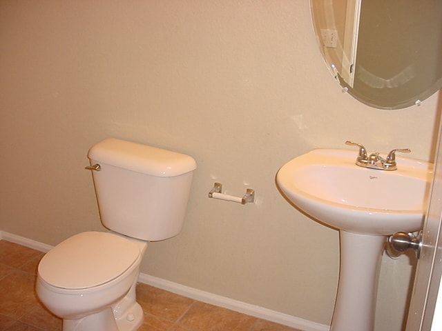 Building Photo - Super clean Rancho El Dorado jewel with new carpet and fresh paint.