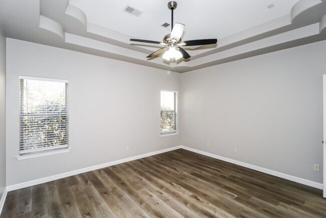 Building Photo - 295 Garden Springs Dr