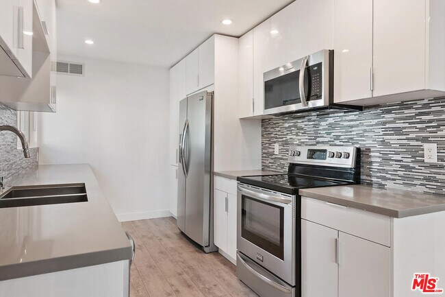 Building Photo - 23665 Park Capri