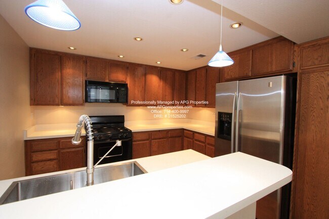 Building Photo - 171 Greenfield-