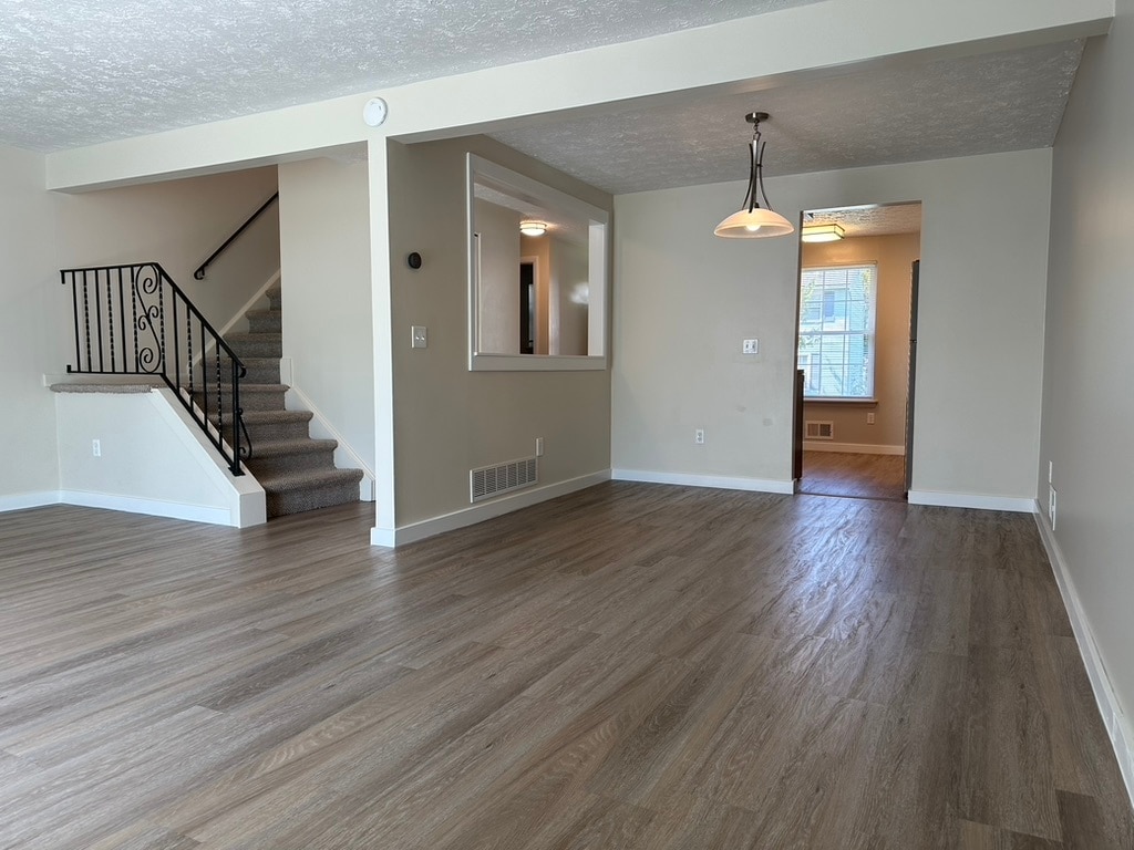 Building Photo - 54 Willowick Dr