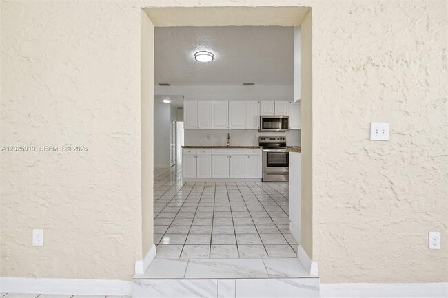 Building Photo - 1743 SW 17th St