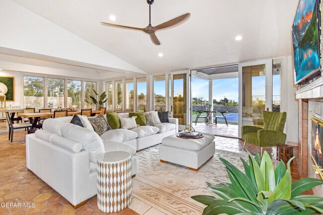 Building Photo - 508 Canyon Springs Dr
