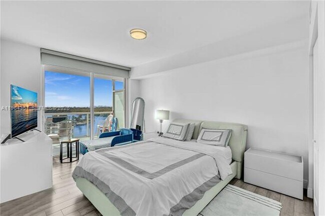Building Photo - 400 Sunny Isles Blvd