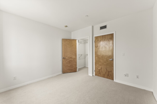 Building Photo - 171 N Church Ln