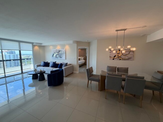 Building Photo - 3530 Mystic Pointe Dr