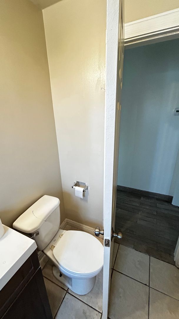 Building Photo - 306 W Sunkist St