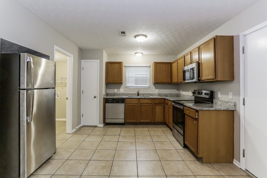 Building Photo - 6280 Marengo St