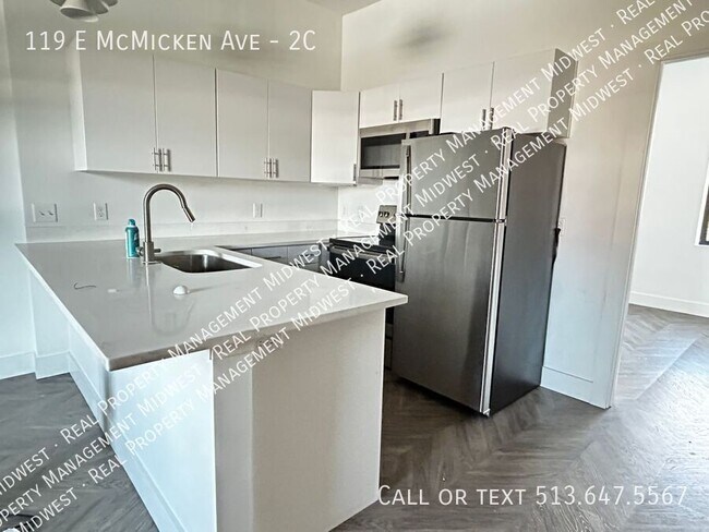 Building Photo - 119 E McMicken Ave