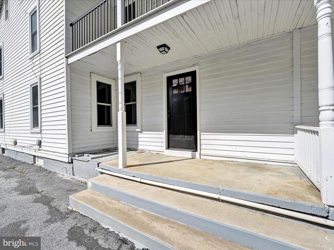 Building Photo - 2-838-AP2 Suedberg Rd
