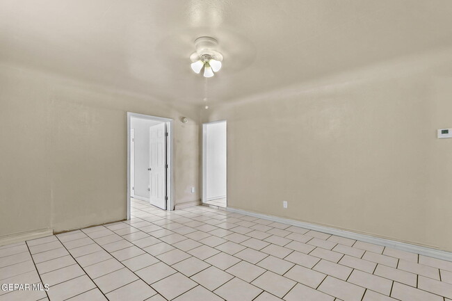 Building Photo - 7707 Parral Dr