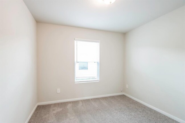 Building Photo - 15678 Briar Forest Dr