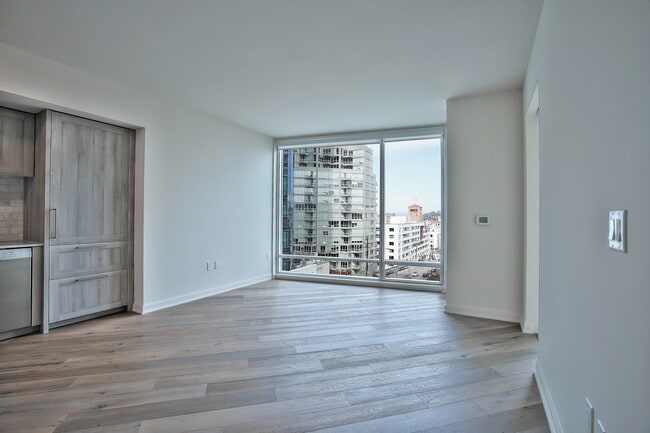 Building Photo - 401 Harrison St