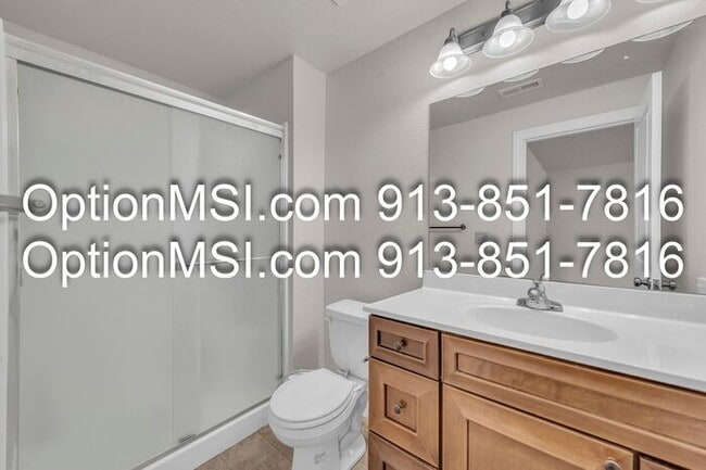 Building Photo - Charming 3-Bedroom Townhouse in Piper School District