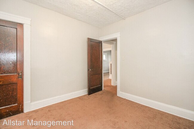 Building Photo - 2 br, 1 bath House - 11808 Parkhill Avenue Up
