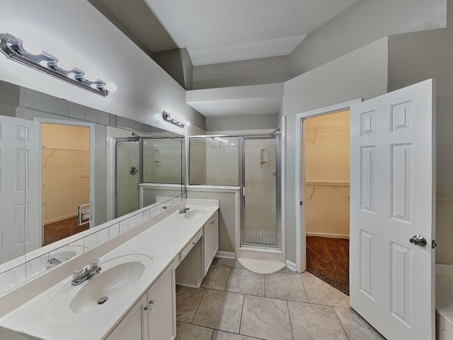 Building Photo - 9036 Gracie Ln