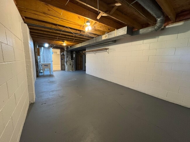 Building Photo - 361 St Thomas Dr