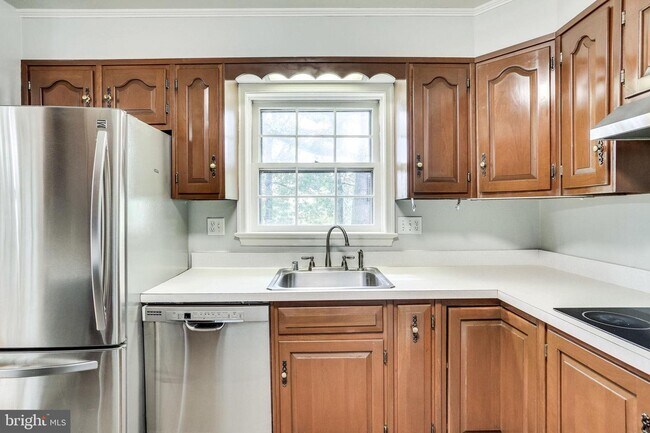 Building Photo - 5001 Ninian Ct