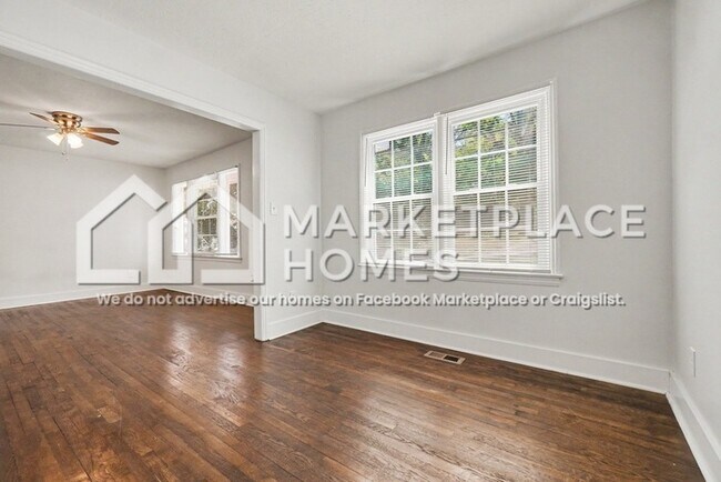 Building Photo - 2801 Palm Dr