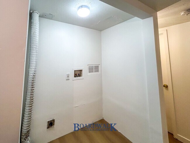 Building Photo - 3140 S 3200 W