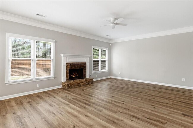 Building Photo - 113 Greenbrier Way