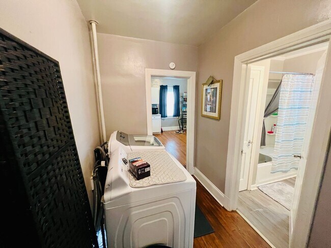 Building Photo - Renovated 3 bdrm/1.5 bath Home with Bonus Room and Dressing Room Located Near Hopkins Rd.