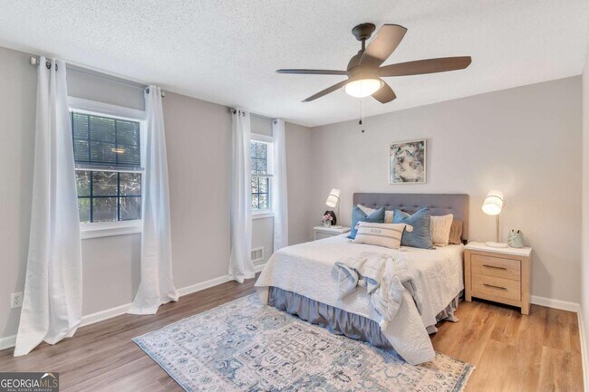 Building Photo - 4521 Coopers Creek Cir SE