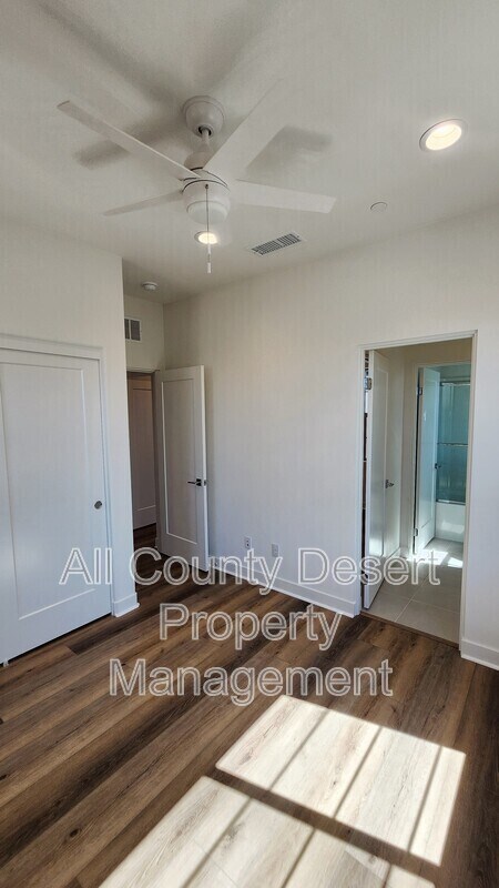 Building Photo - 35944 Randall Ln