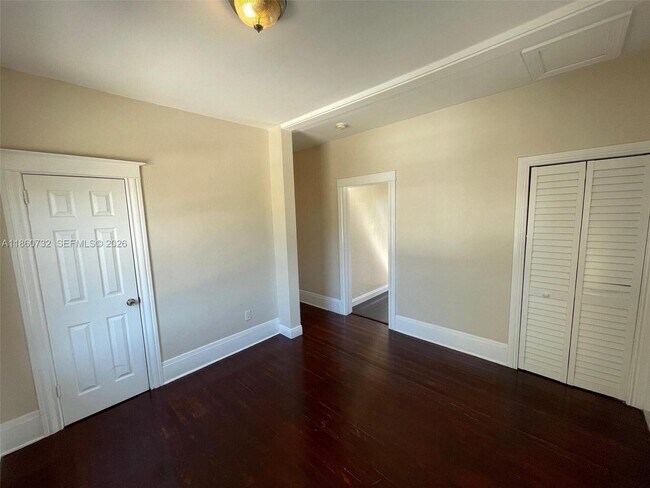 Building Photo - 1309 SE 1st St