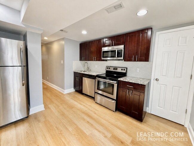 Building Photo - 3119 11th St NW
